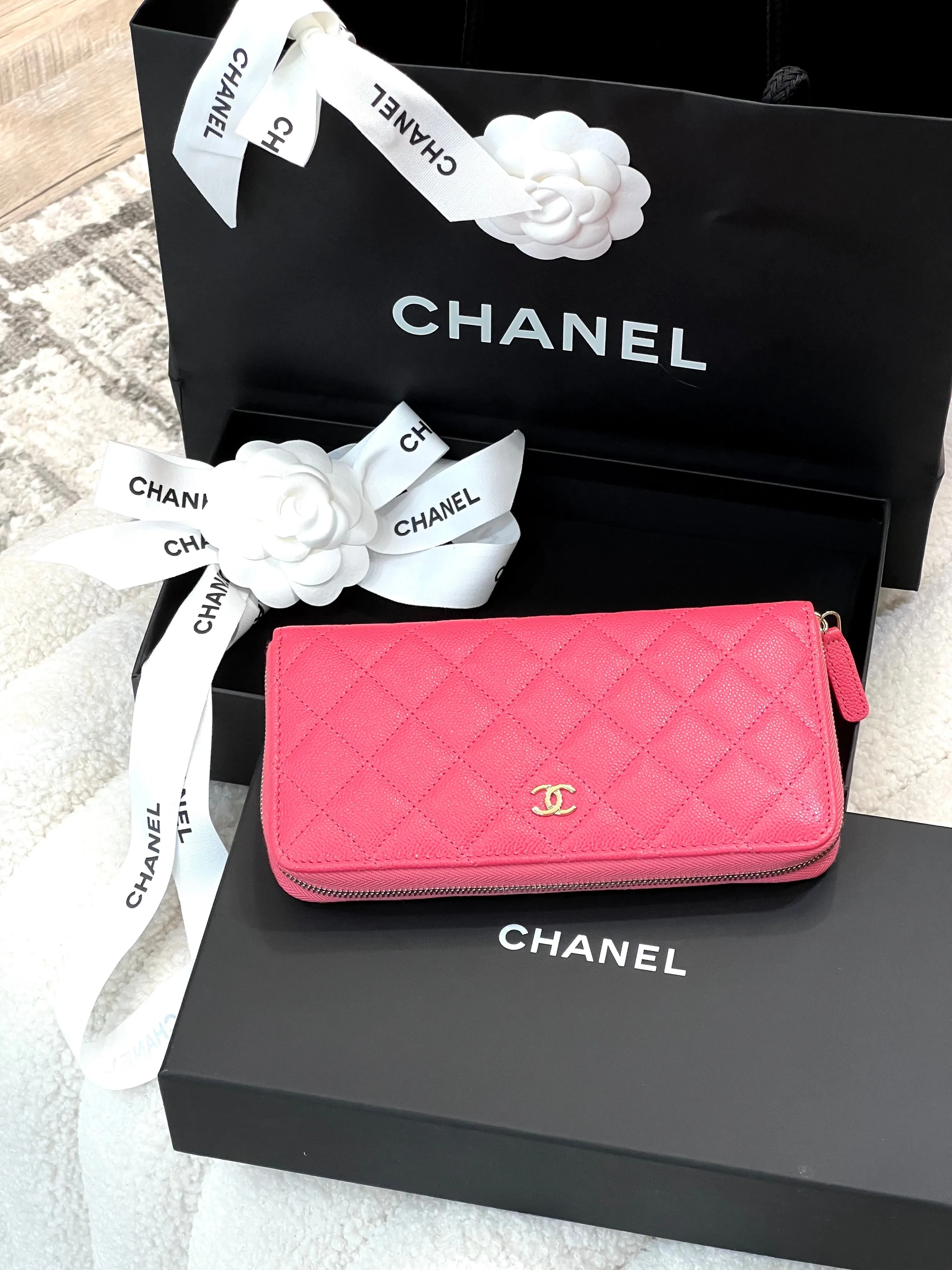 CHANEL CAVIAR QUILTED LARGE GUSSET ZIP AROUNT WALLET